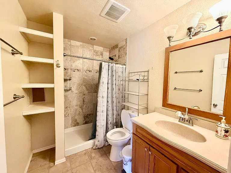2140 Reynolds St — Photo 18