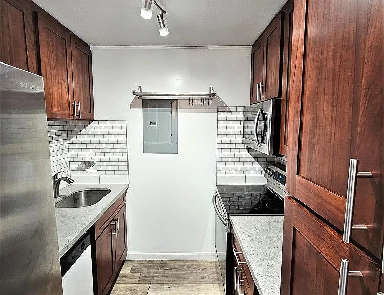 775 Kinalau Pl #1807 — Photo 3