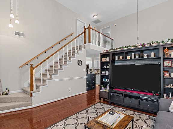 5th image of 125 Hammond Place Cir