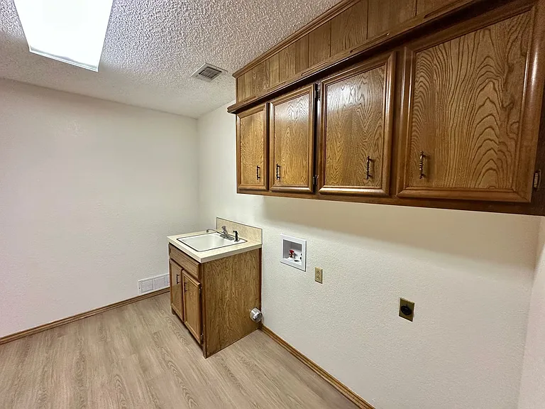 510 N Gardner Ave — Photo 16