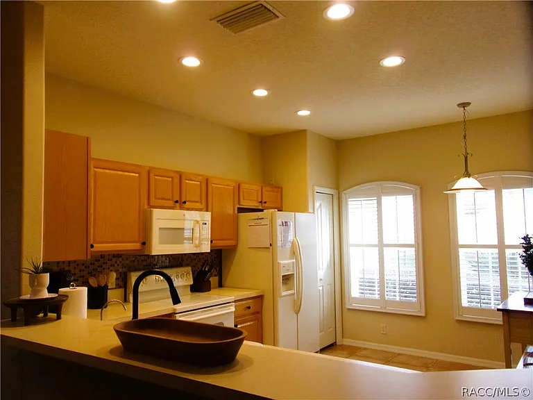 877 W Silver Meadow Loop — Photo 13