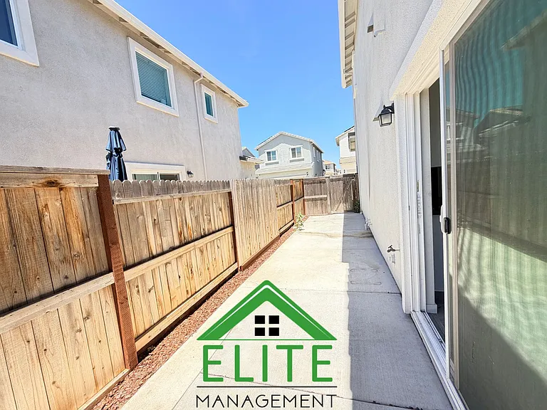 5296 Molino Cir — Photo 20