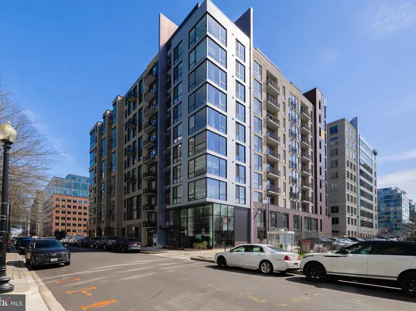 37 L St SE #703, Washington, DC 20003