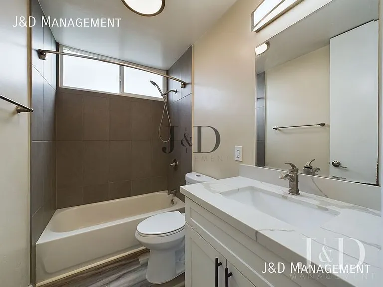 1120 S Pacific St — Photo 13