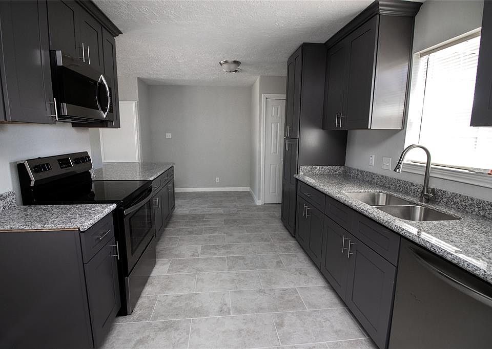 1st image of 1013 James St