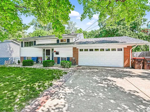 2813 W Scenic Dr, Peoria, IL 61615