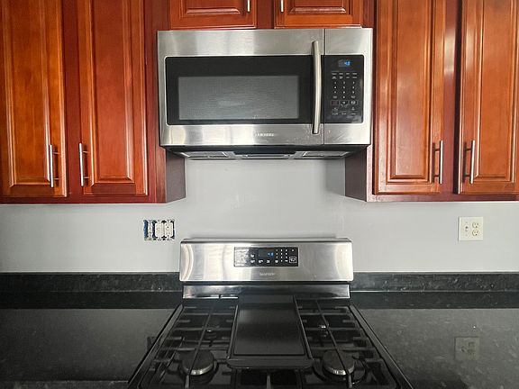 4th image of 97-99 Bradstreet Ave