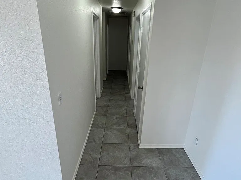 1621 Ash Ave — Photo 8