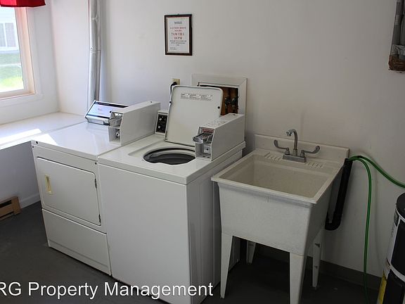 4th image of 309 W 9th St APT 11