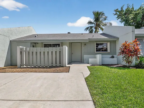 20 Camden Ln, Boynton Beach, FL 33426