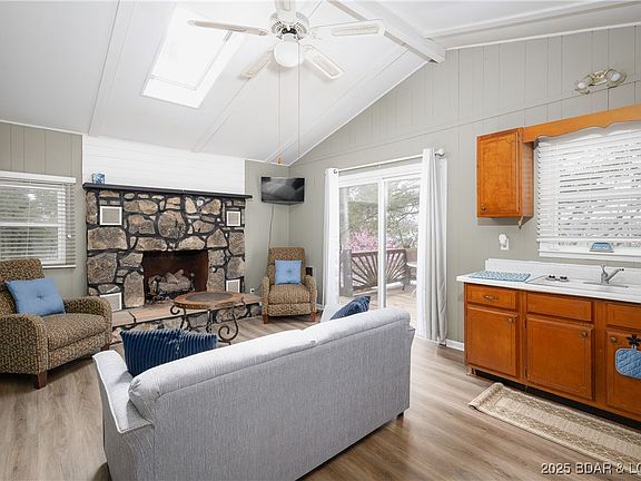 4th image of 29829 Sheldy Dr