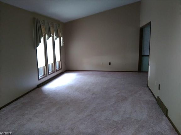 3rd image of 1905 Heritage Cir