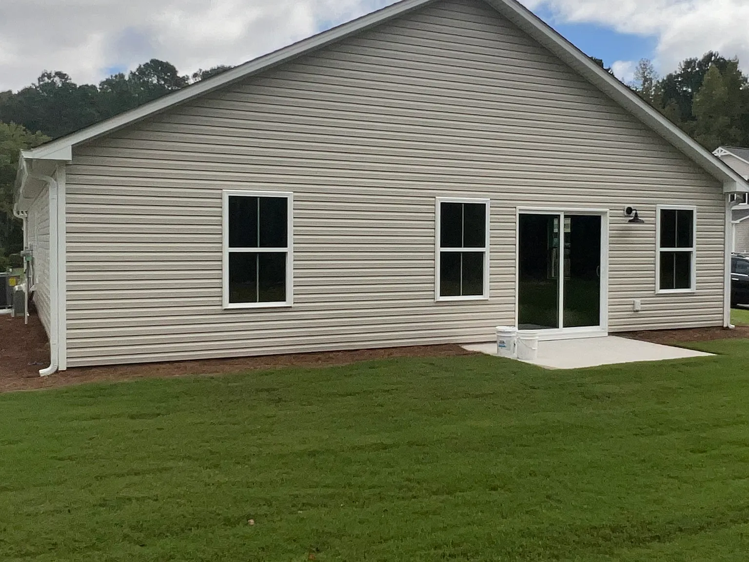 3 bed, 1583 sqft, $2,200 — Photo 3