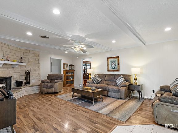 4th image of 1534 Primrose Dr