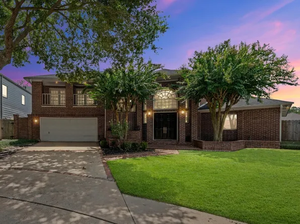 8122 Meadow Crest St, Houston, TX 77071