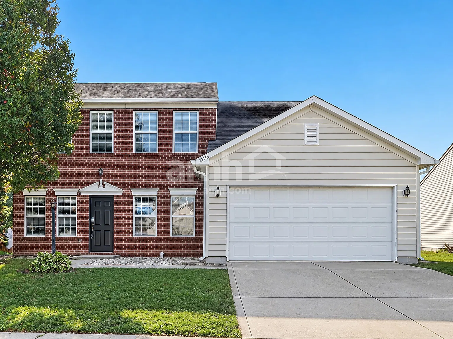 4 bed, 2.5 bath, 2358 sqft, $2,255 — Photo 1