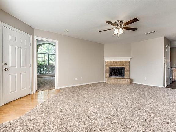 4th image of 160 Doloris Ct
