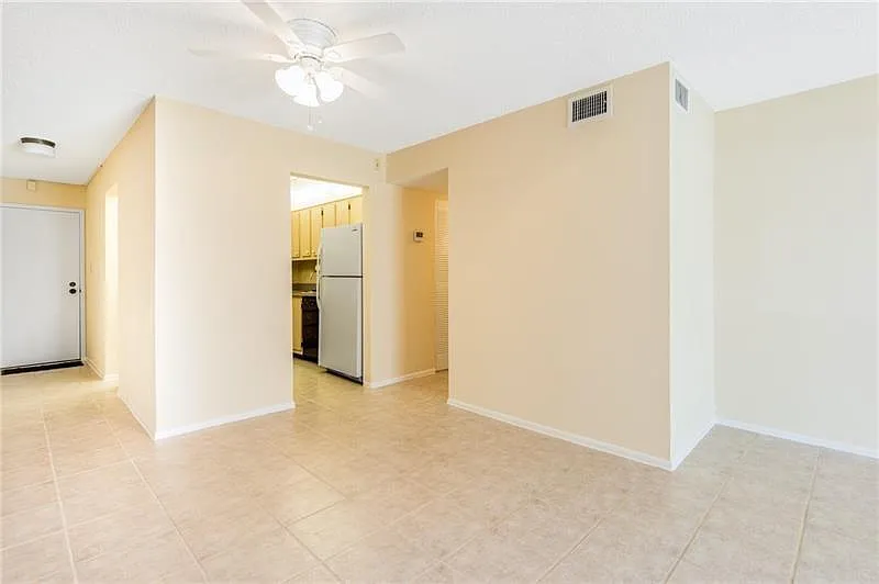 4324 NW 9th Ave — Photo 1