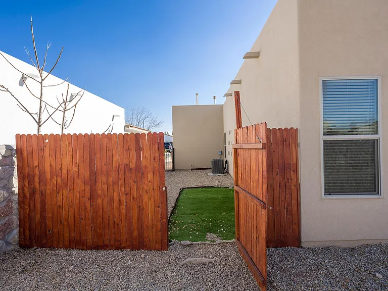 3685 Santa Marcella Ave — Photo 29