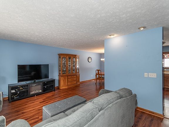 4th image of 6173 Brambleside Ln