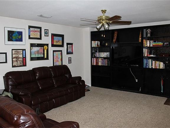 2nd image of 315 Welton Ln