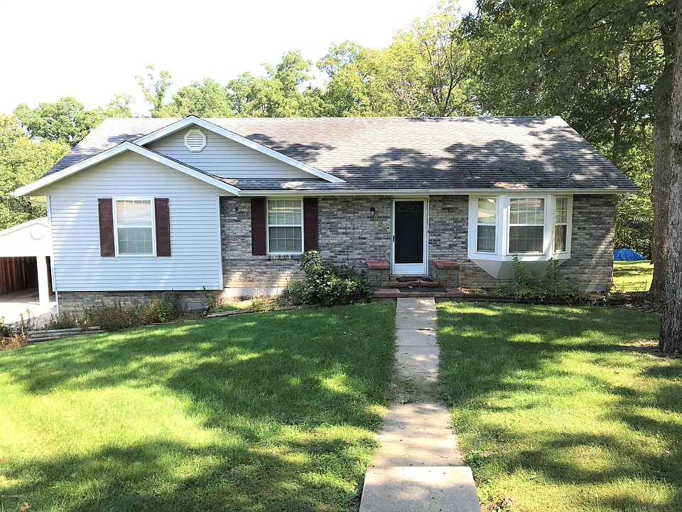 1st image of 338 W Forest Ln