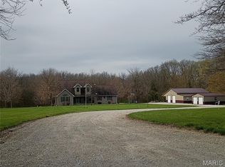3407 Castleberry Rd, Waverly, IL 62692