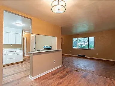 194 Woodridge Drive - 1 — Photo 4