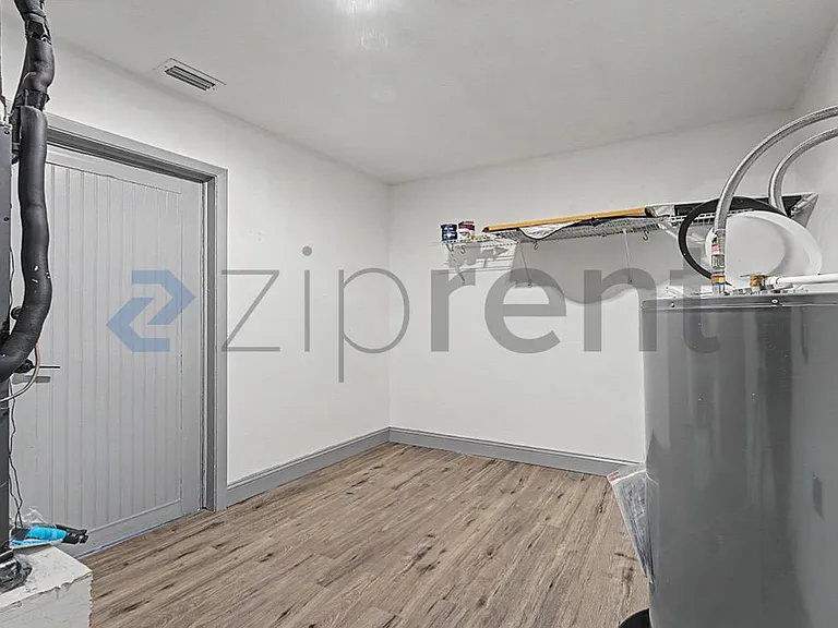 Laundry Room 1