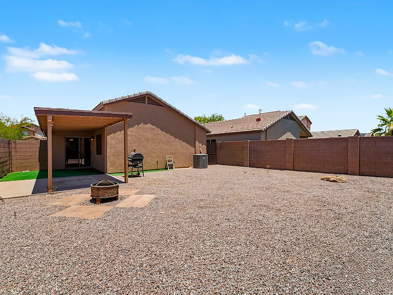 42551 W Hillman Dr — Photo 32