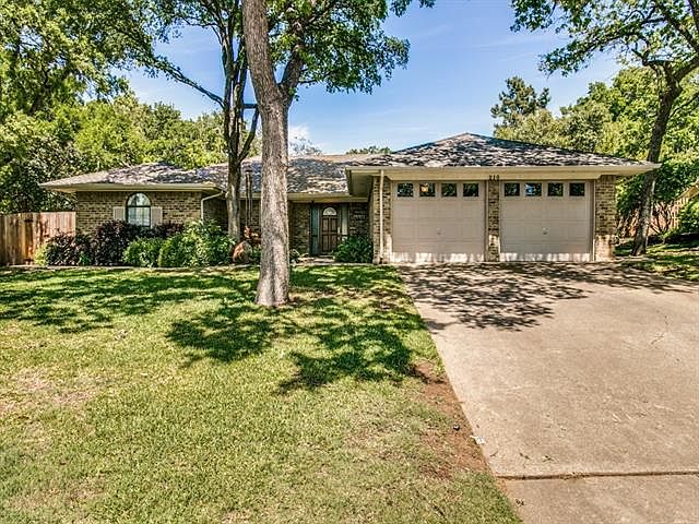 1st image of 210 Betty L Ln