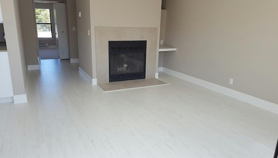 1st image of 22 Shoreline Ct