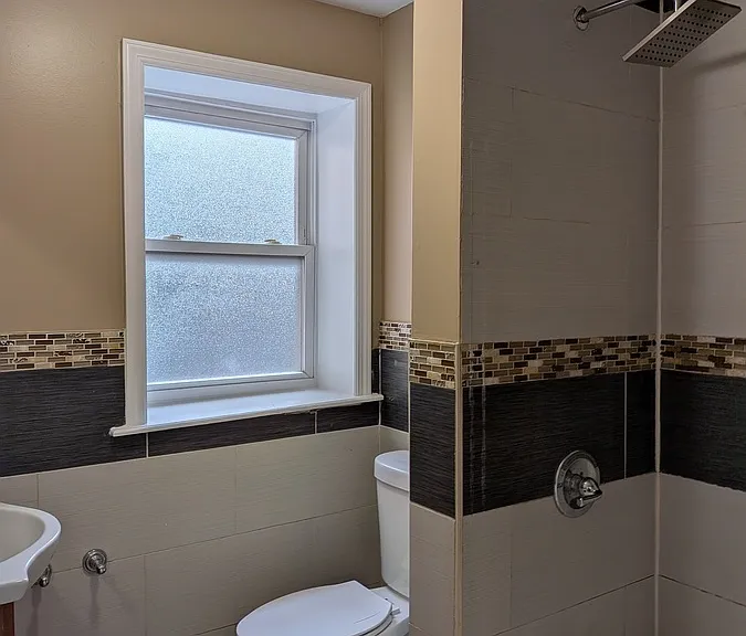 39 N Burnett St — Photo 7