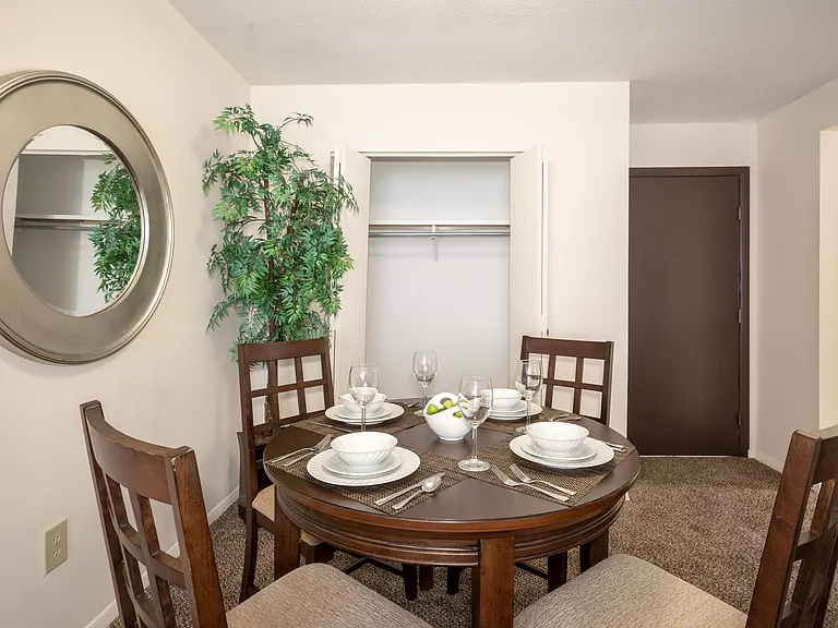 Montcalm Heights Apartments — Photo 7