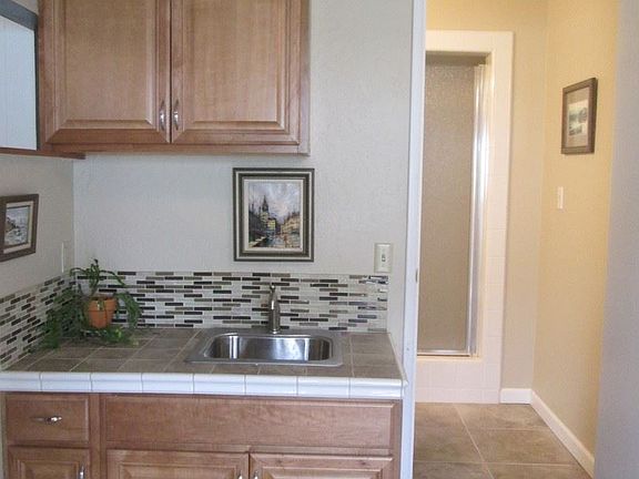 4th image of 200 Spruce St #1