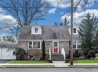 627 Princeton Ave S, Garden City, NY 11530