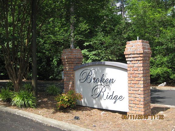 3rd image of 202 Twisted Oak Dr