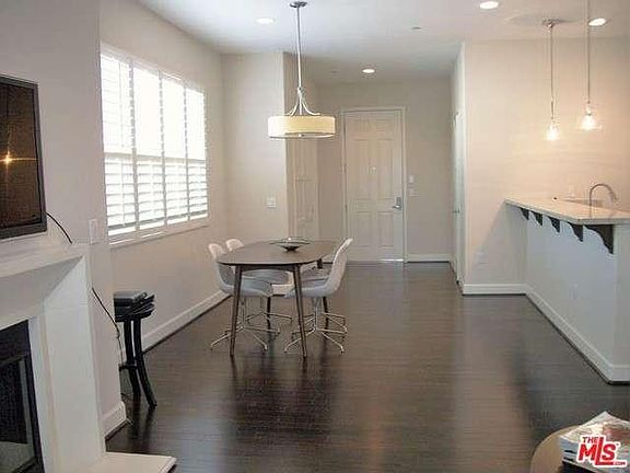 5th image of 4820 Bellflower Ave Unit 401
