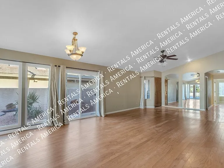 5822 W Abraham Ln — Photo 6