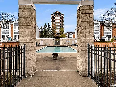 250 E Harbortown Dr — Photo 9