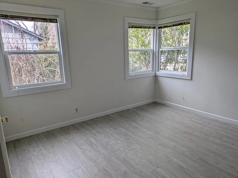 1409 Park Ave — Photo 12