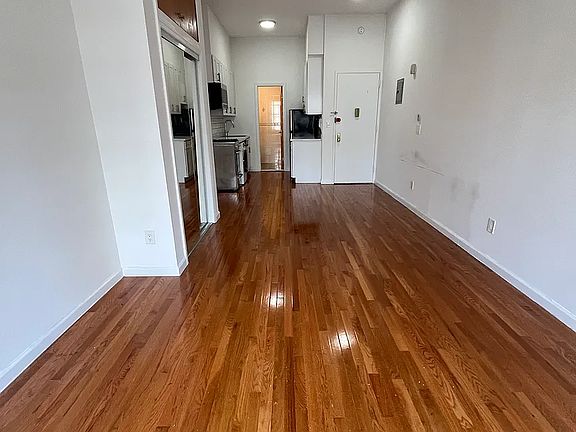 5th image of 486 E 74th St APT 4A