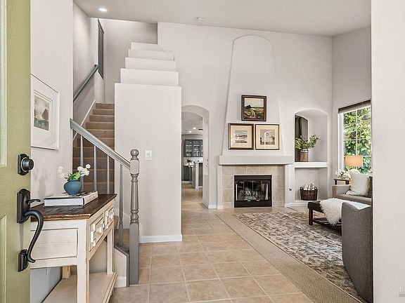 4th image of 51 Ferdinand Way