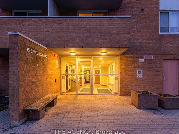 4th image of 15 Sewells Rd #904