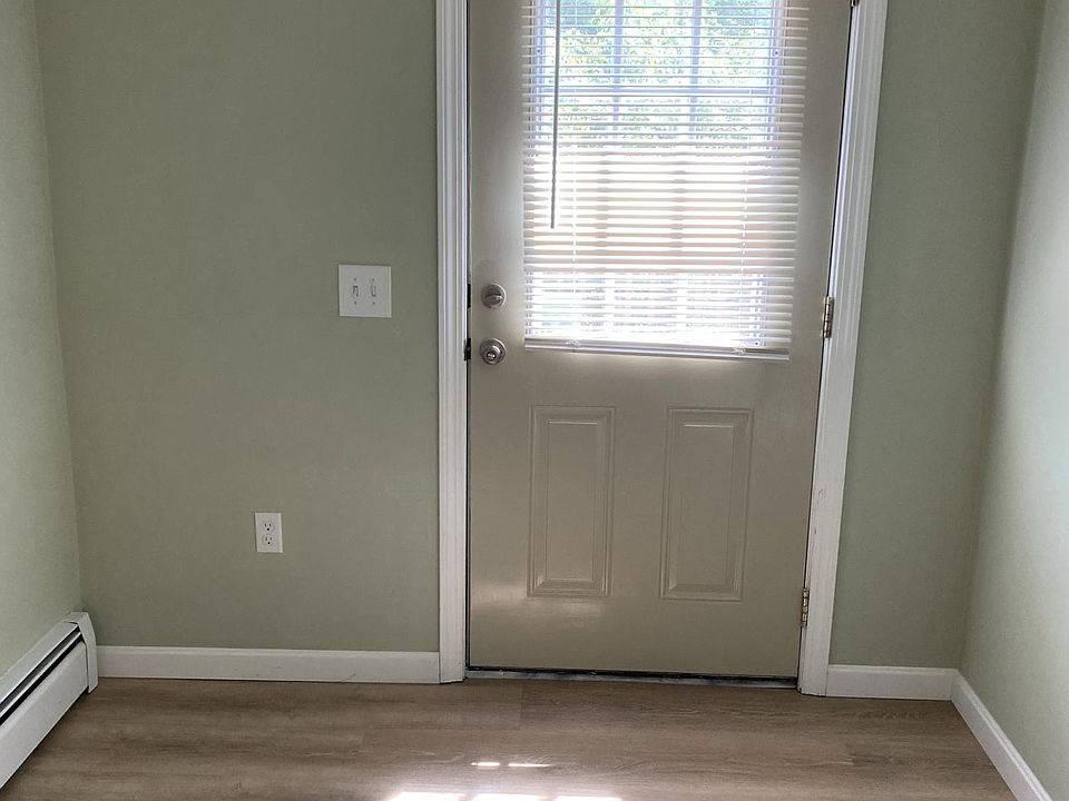 1st image of 98 1st St