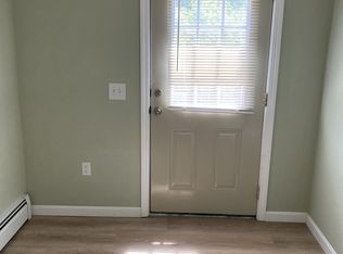 98 1st St, West Warwick, RI 02893