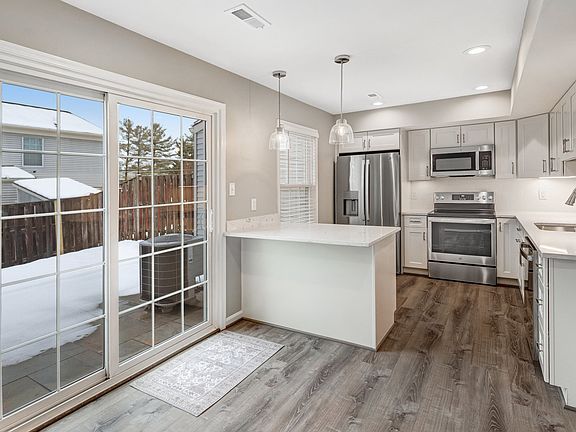 4th image of 2848 Bowes Ln