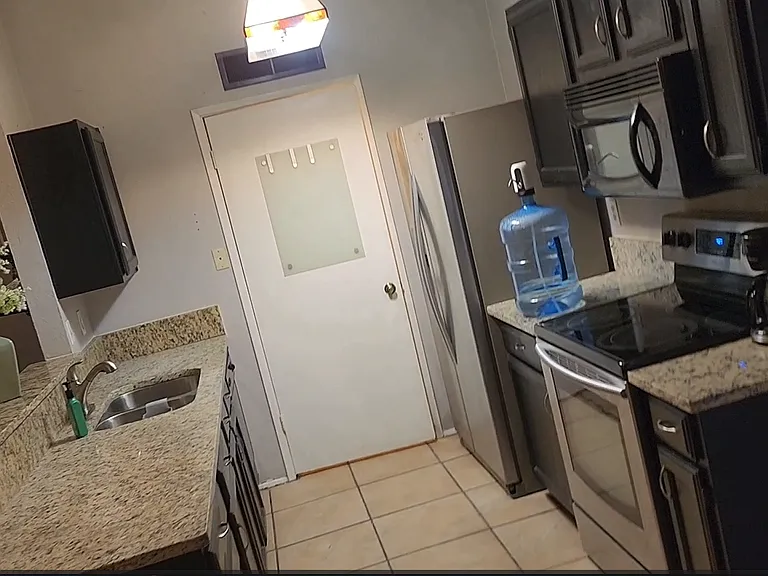 401 Dollins St — Photo 1
