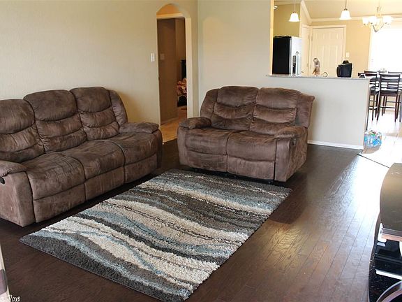 4th image of 5409 Pin Oak Ln