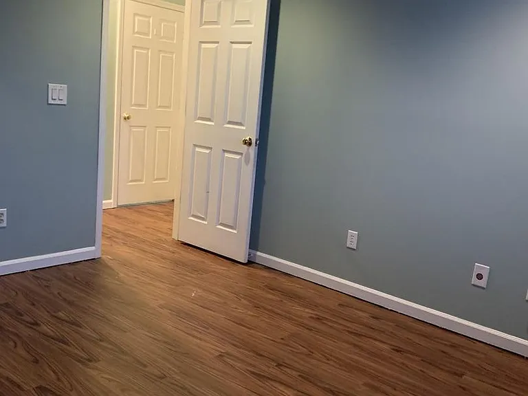 1100 Horsemans Ln — Photo 8